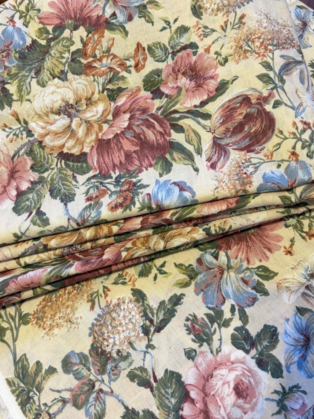 4+ Yards Vintage Fabric. English Country Cottage Floral Fabric. Neutral